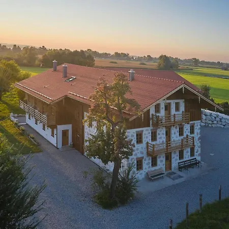 Loft Flat By Chiemsee With Panoramic Window דירה Übersee